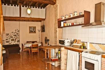 La Casa Mora