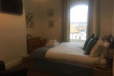 Seacrest Guest House Room Only