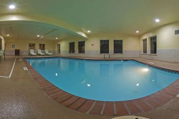 هتل Holiday Inn Express & Suites Canyonville