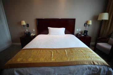 هتل Golden Dome International