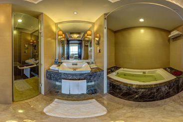 هتل Holiday Inn Yinchuan International Trade Centre