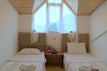 Serena Suites Aparthotel