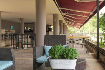 Serena Suites Aparthotel
