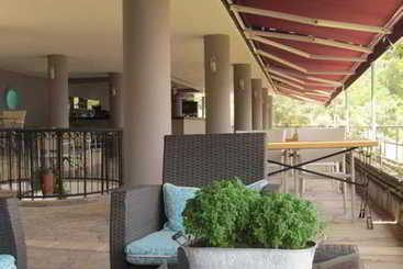 Serena Suites Aparthotel