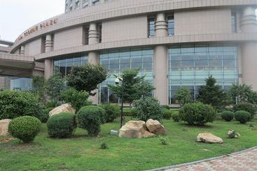 هتل Crowne Plaza Dandong