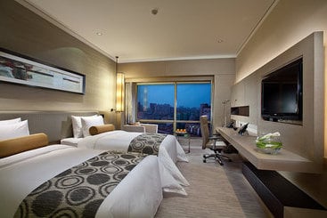 Longchamp Garden Hotel