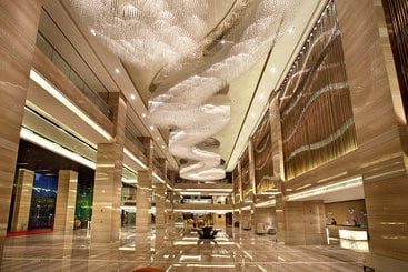 Longchamp Garden Hotel
