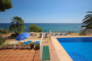 Celia   Oceanfront Villa In Costa Blanca