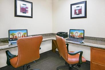 هتل Candlewood Suites Houston Nw  Willowbrook, An Ihg