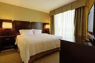 בית מלון כפרי Embassy Suites By Hilton Minneapolis North