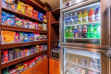 هتل Fairfield Inn & Suites Greensboro Wendover