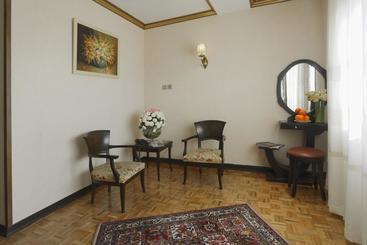 Ferdowsi International Grand Hotel