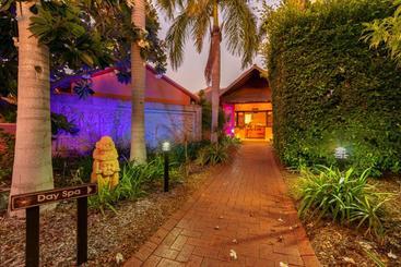 בית מלון כפרי Bali Hai Resort & Spa