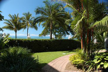 هتل Costa Royale Trinity Beach