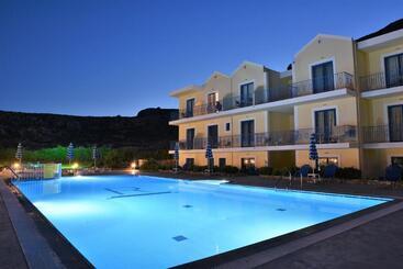 آپارتمان Rafael Hotel Adults Only