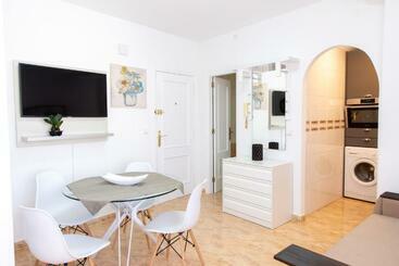 Tourist flats Holiday Suite Caballero de Rodas 92