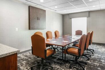 فندق Hampton Inn & Suites West Bend