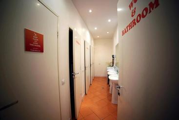 Online Hostel