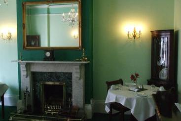 پانسیون Emsley Guest House