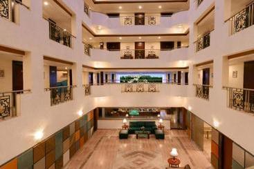 هتل Clarks Inn Airport, Hubli