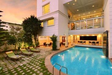 هتل Clarks Inn Airport, Hubli
