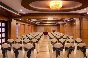 هتل Clarks Inn Airport, Hubli