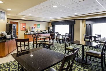 هتل Comfort Inn Kansas City Airport
