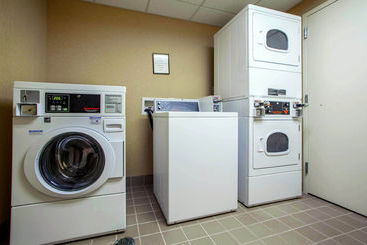 هتل Comfort Inn Kansas City Airport