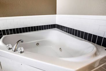 هتل Comfort Inn Kansas City Airport