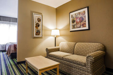 هتل Comfort Inn Kansas City Airport