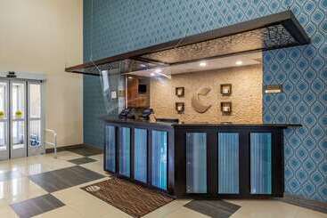 호텔 Comfort Suites Pineville  Ballantyne Area