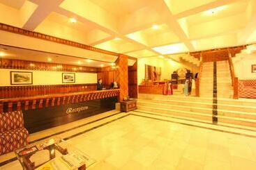 هتل Golden Tulip Manali