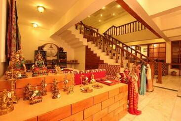 هتل Golden Tulip Manali