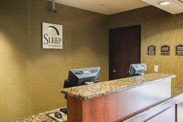 هتل Sleep Inn & Suites Near Fort Cavazos