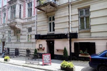 هتل The Georgehouse Hostel
