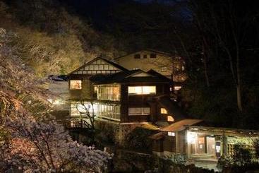 هتل Osawa Onsen Sansuikaku