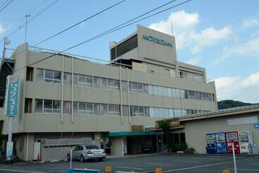 בית מלון כפרי Amakusa Prince