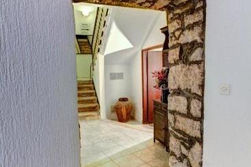 هتل City Point Rooms