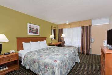 فندق Days Inn & Conf Center By Wyndham Southern Pines Pinehurst