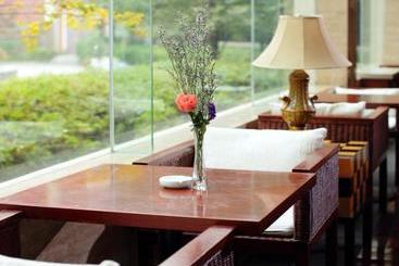 هتل Holiday Inn Lushan