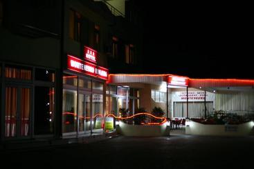 مُتل &spamontenegro Rivijera