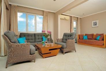 Den Laman Condominiums
