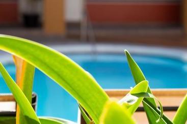 هتل Del Mar Inn Playas