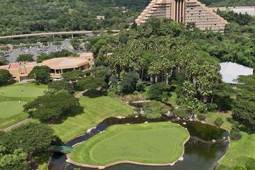 هتل The Cascades  At Sun City Resort