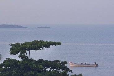 호텔 Paradise Isle Beach Resort