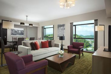 هتل Four Points By Sheraton Sandakan