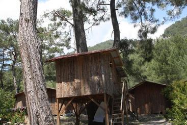 هتل SabanTreeHouses