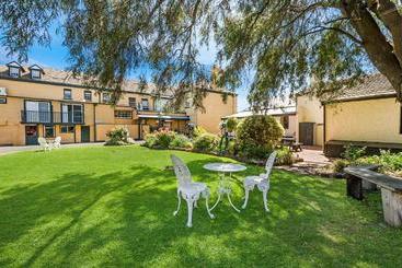 هتل Seacombe House Motor Inn Port Fairy