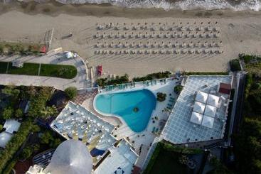 Grand Hotel La Playa