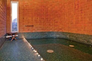 هتل Asclepios Wellness & Healing Retreat
